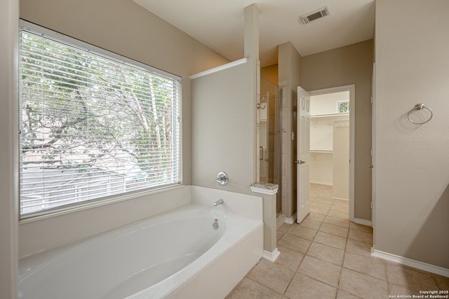 21503 Promontory Cir, San Antonio, TX 78258