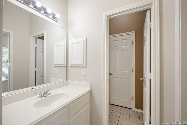 21503 Promontory Cir, San Antonio, TX 78258