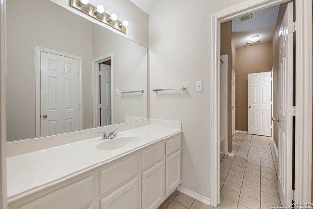 21503 Promontory Cir, San Antonio, TX 78258