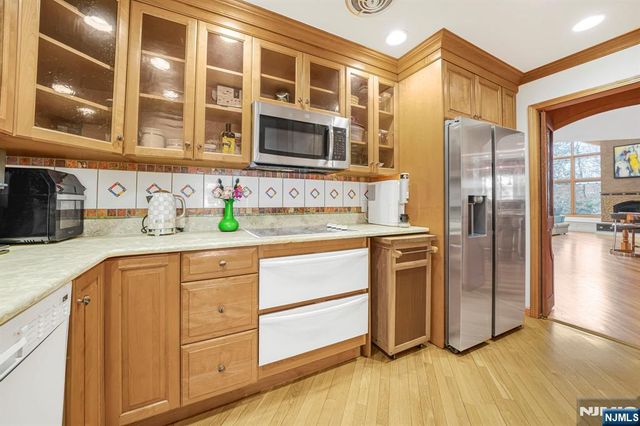 72 Stony Brook Road, Montville Township, NJ 07045