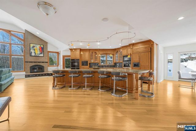 72 Stony Brook Road, Montville Township, NJ 07045
