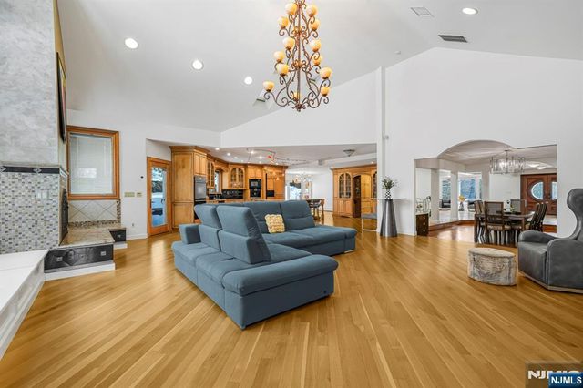 72 Stony Brook Road, Montville Township, NJ 07045
