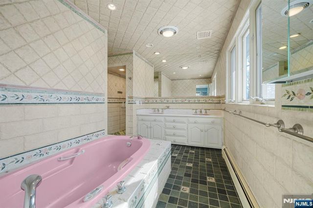 72 Stony Brook Road, Montville Township, NJ 07045