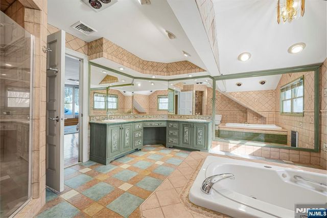 72 Stony Brook Road, Montville Township, NJ 07045