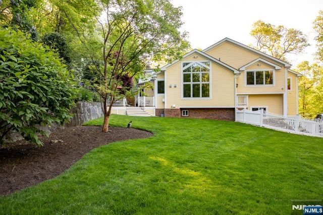 72 Stony Brook Road, Montville Township, NJ 07045