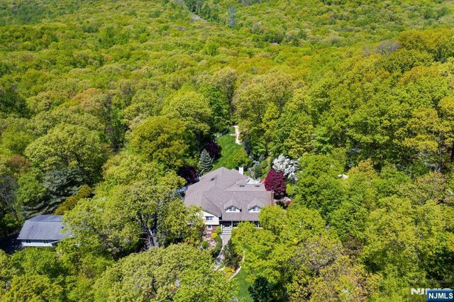 72 Stony Brook Road, Montville Township, NJ 07045
