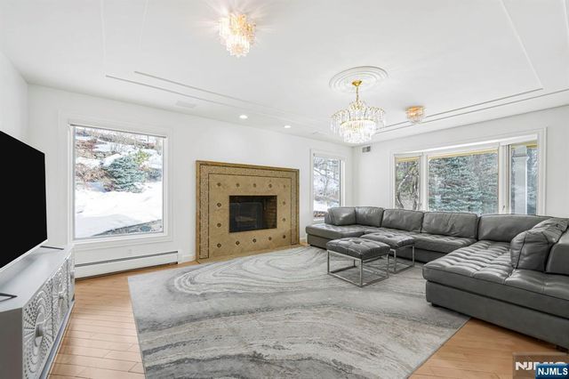 72 Stony Brook Road, Montville Township, NJ 07045