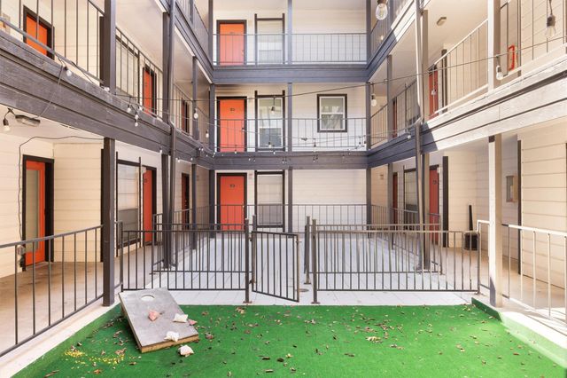 2803 Hemphill PARK B106, Austin, TX 78705