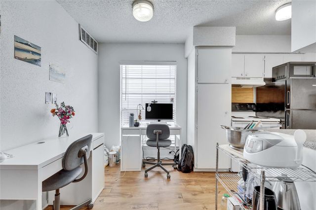 2803 Hemphill PARK B106, Austin, TX 78705