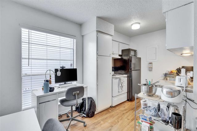 2803 Hemphill PARK B106, Austin, TX 78705