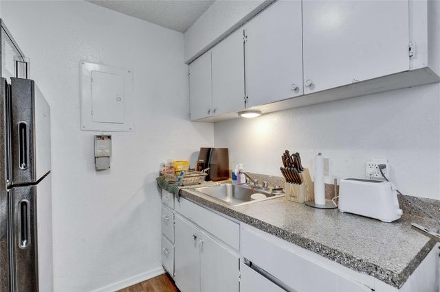 2803 Hemphill PARK B106, Austin, TX 78705