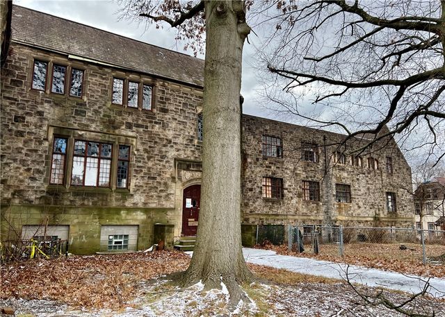 710 Mulberry St, Wilkinsburg, PA 15221