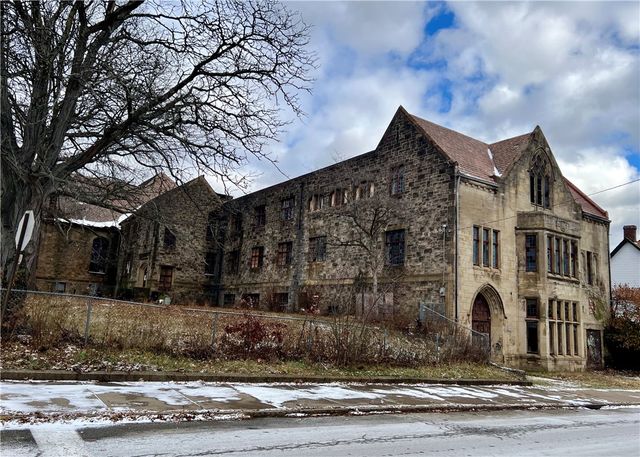 710 Mulberry St, Wilkinsburg, PA 15221