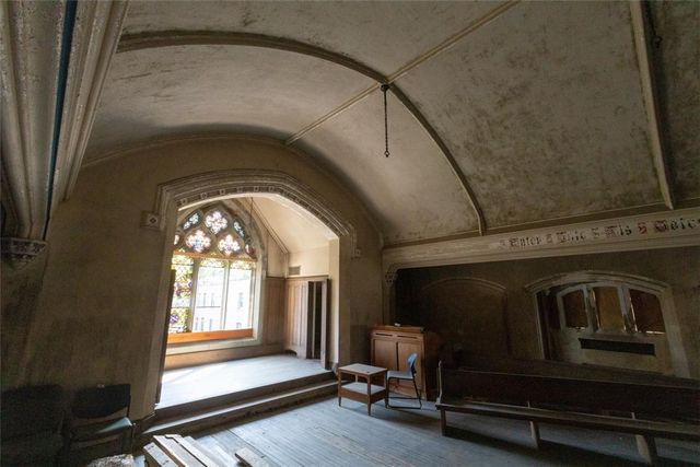 710 Mulberry St, Wilkinsburg, PA 15221