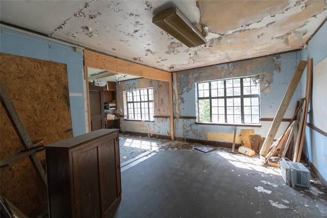 710 Mulberry St, Wilkinsburg, PA 15221