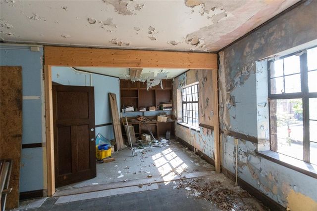 710 Mulberry St, Wilkinsburg, PA 15221