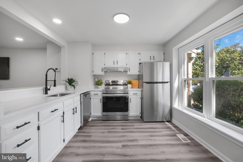 11 SEEK CT, Takoma Park, MD 20912