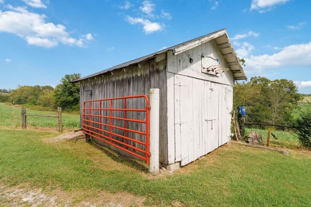 2060 U.S. 150, Stanford, KY 40484