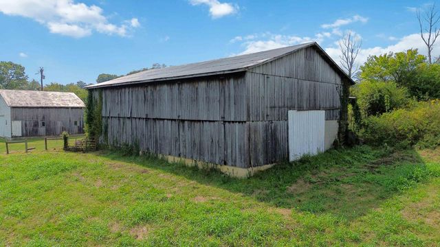 2060 U.S. 150, Stanford, KY 40484