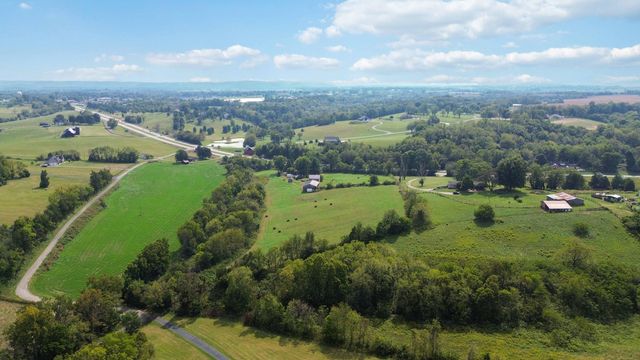 2060 U.S. 150, Stanford, KY 40484