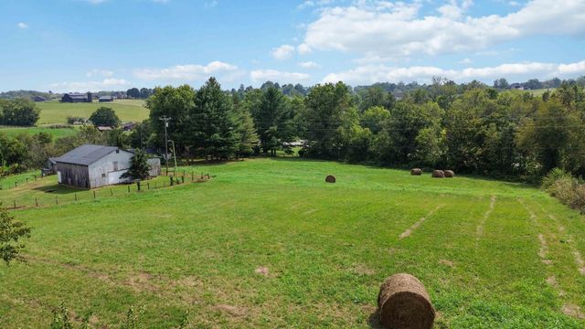 2060 U.S. 150, Stanford, KY 40484