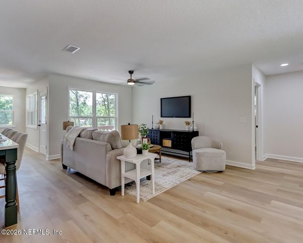 1277 LAKE ASBURY Drive, Green Cove Springs, FL 32043