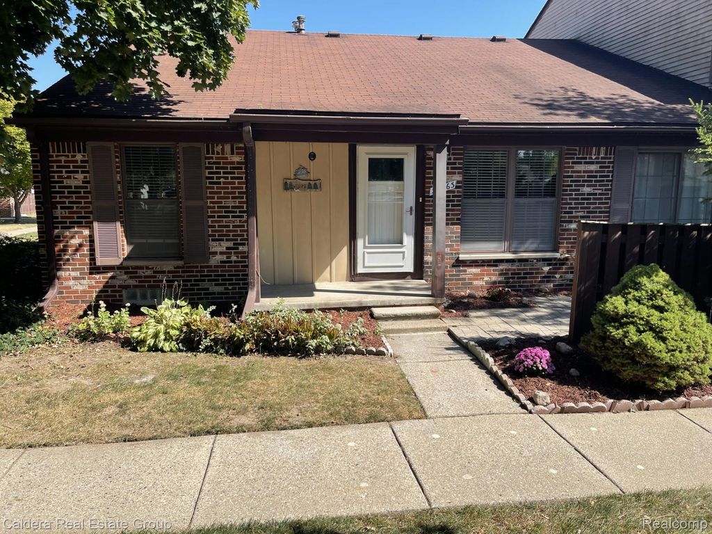 39563 Heatherheath Drive, Clinton Charter Township, MI 48038