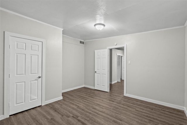 1916 N Logan Street, Texas City, TX 77590