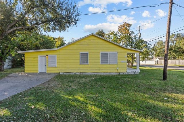 1916 N Logan Street, Texas City, TX 77590