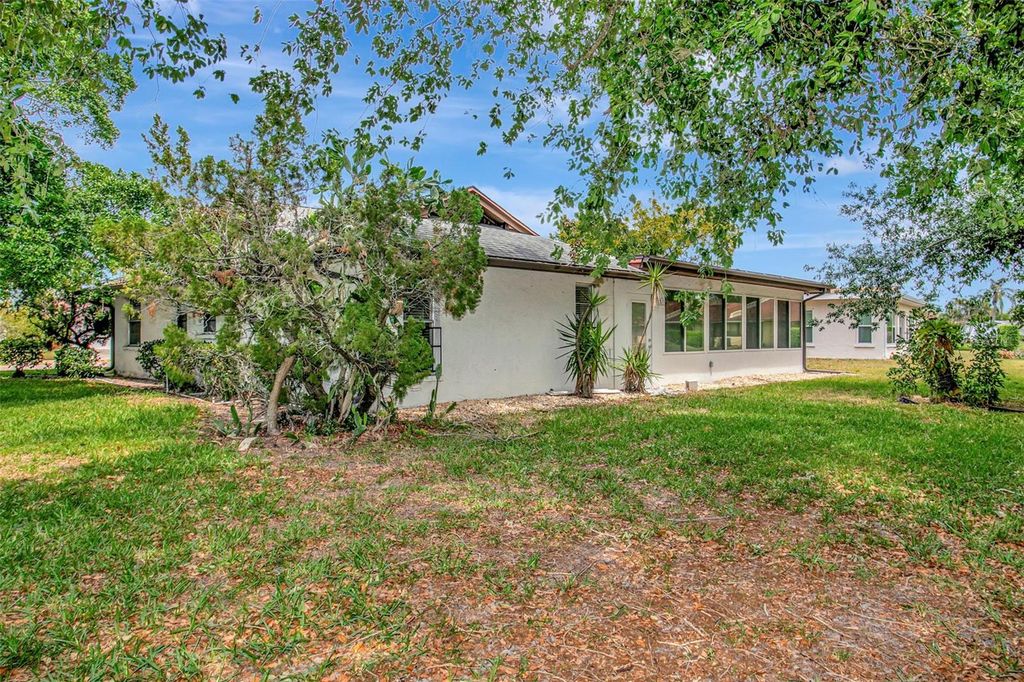 Image 16 of property listing at 5817 11TH AVENUE W, Bradenton, FL 34209