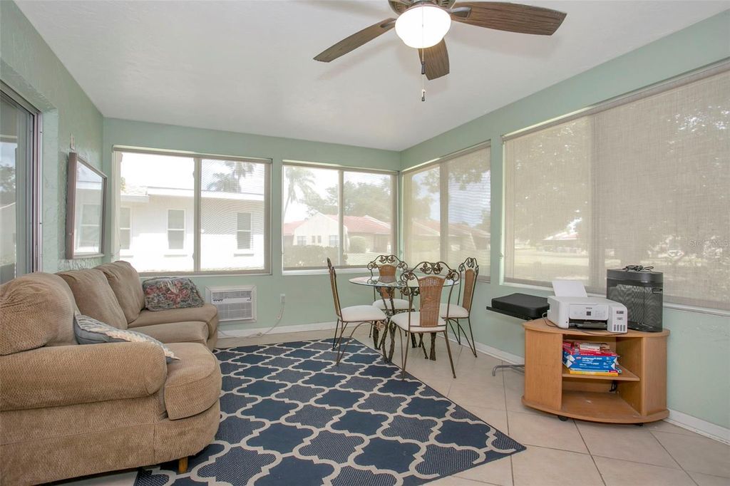 Image 9 of property listing at 5817 11TH AVENUE W, Bradenton, FL 34209