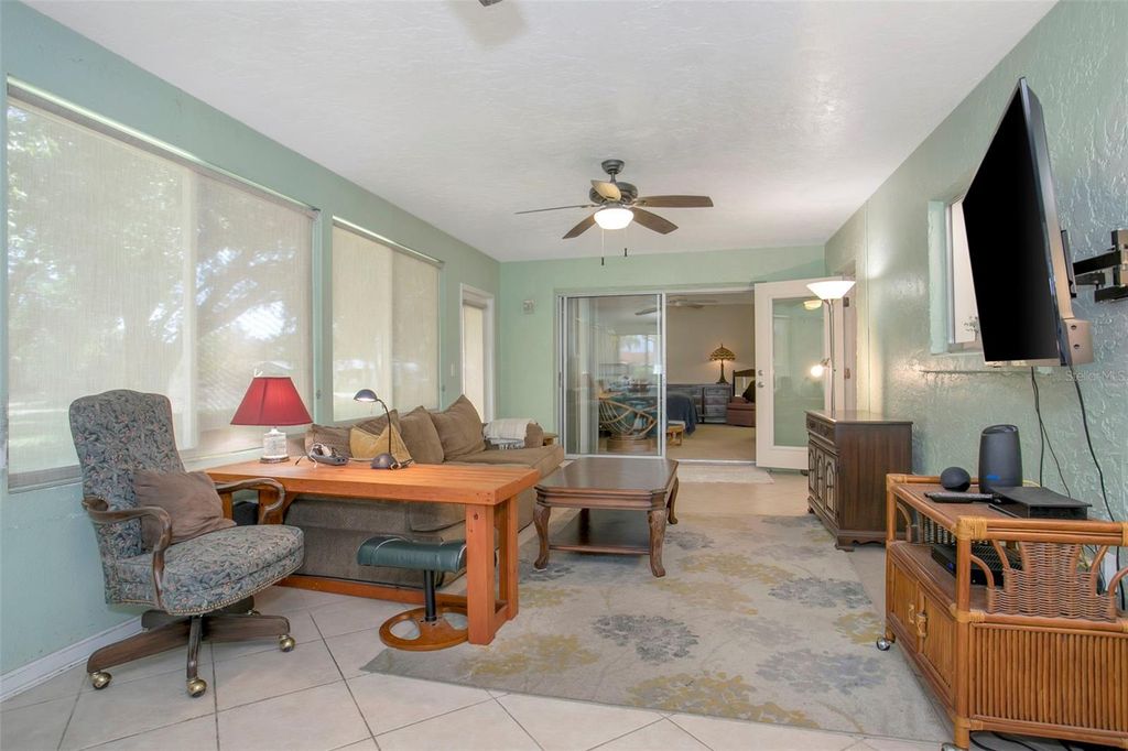 Image 10 of property listing at 5817 11TH AVENUE W, Bradenton, FL 34209