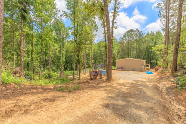 200 Wallaceville Cemetery Road, Chickamauga, GA 30707