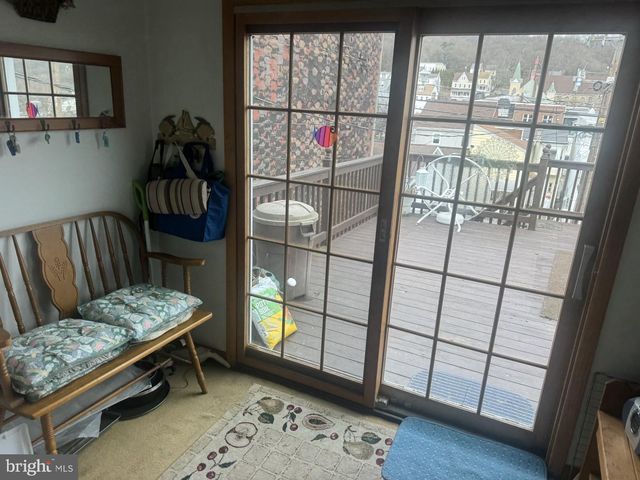 1233 W WALNUT ST, Ashland, PA 17921