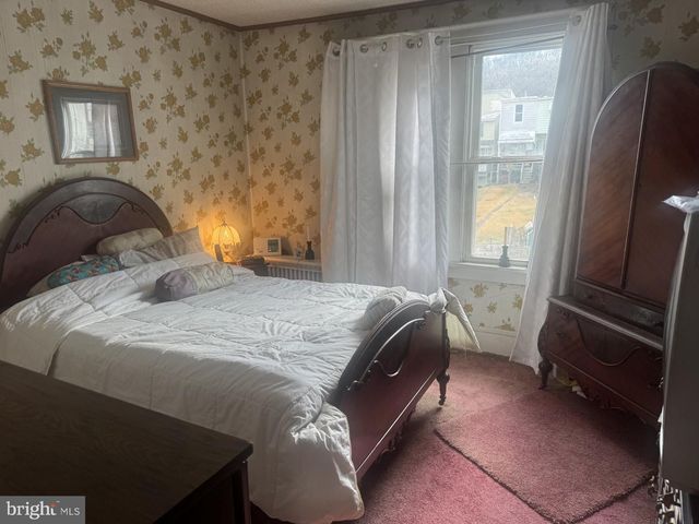 1233 W WALNUT ST, Ashland, PA 17921