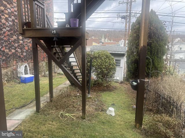 1233 W WALNUT ST, Ashland, PA 17921