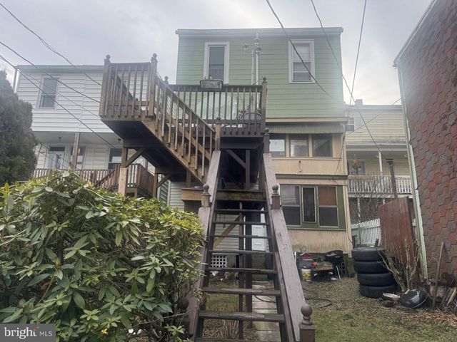 1233 W WALNUT ST, Ashland, PA 17921