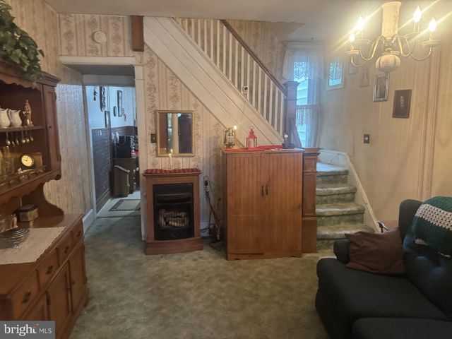 1233 W WALNUT ST, Ashland, PA 17921