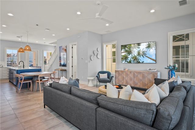 104 Neighborly, Port Aransas, TX 78373
