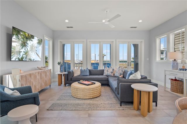 104 Neighborly, Port Aransas, TX 78373