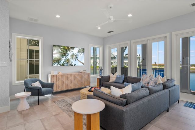 104 Neighborly, Port Aransas, TX 78373