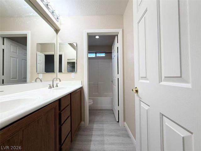 8881 Skyline Peak Court, Las Vegas, NV 89148