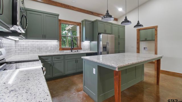 22522 Pine Street, Flint, TX 75762
