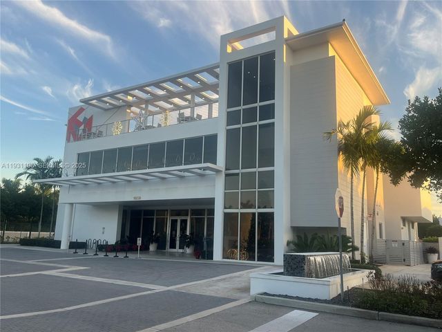 6415 NW 102nd Path 207, Doral, FL 33178