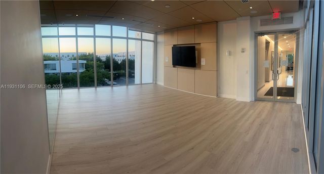 6415 NW 102nd Path 207, Doral, FL 33178