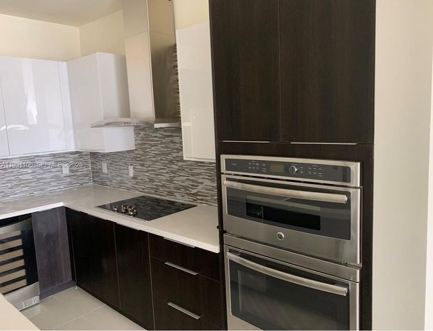 6415 NW 102nd Path 207, Doral, FL 33178