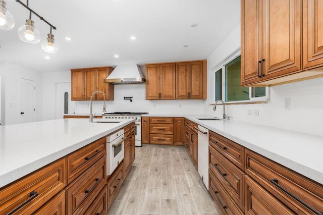 5454 E Butler Avenue, Fresno, CA 93727