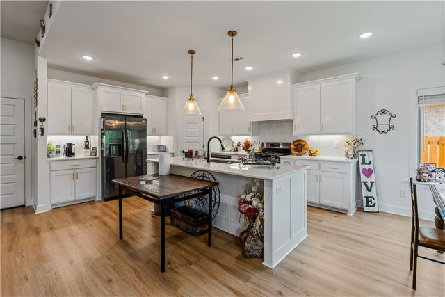 7201 SW Basswood Avenue, Bentonville, AR 72713