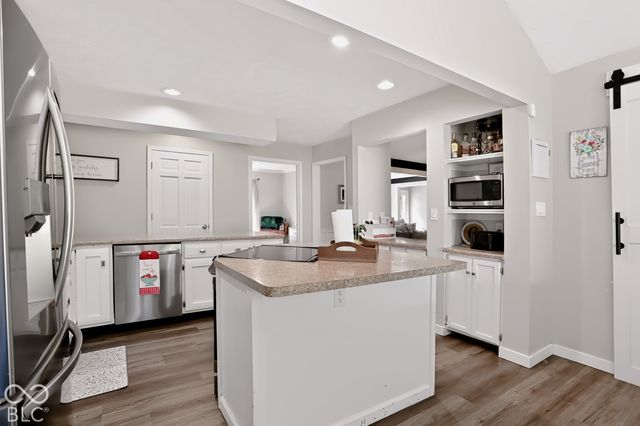 1750 Sandhill Road, Indianapolis, IN 46217