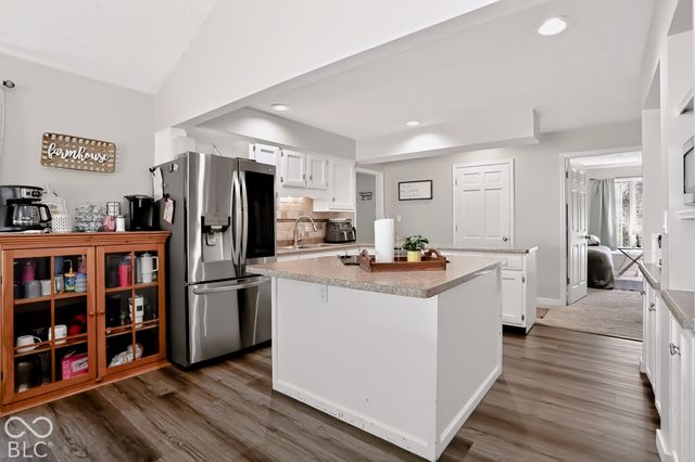 1750 Sandhill Road, Indianapolis, IN 46217